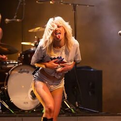 Starfire 500 Bass Tab by Amyl And The Sniffers