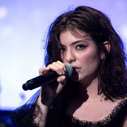 Current Affairs Bass Tab by Lorde